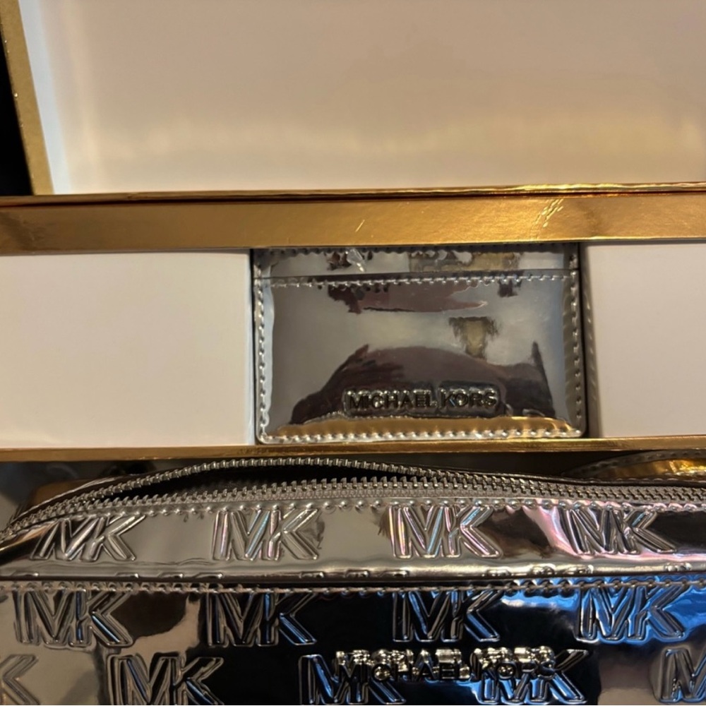 Michael Kors Silver Crossbody Bag - NO CALLOUTS - Picture 2 of 8